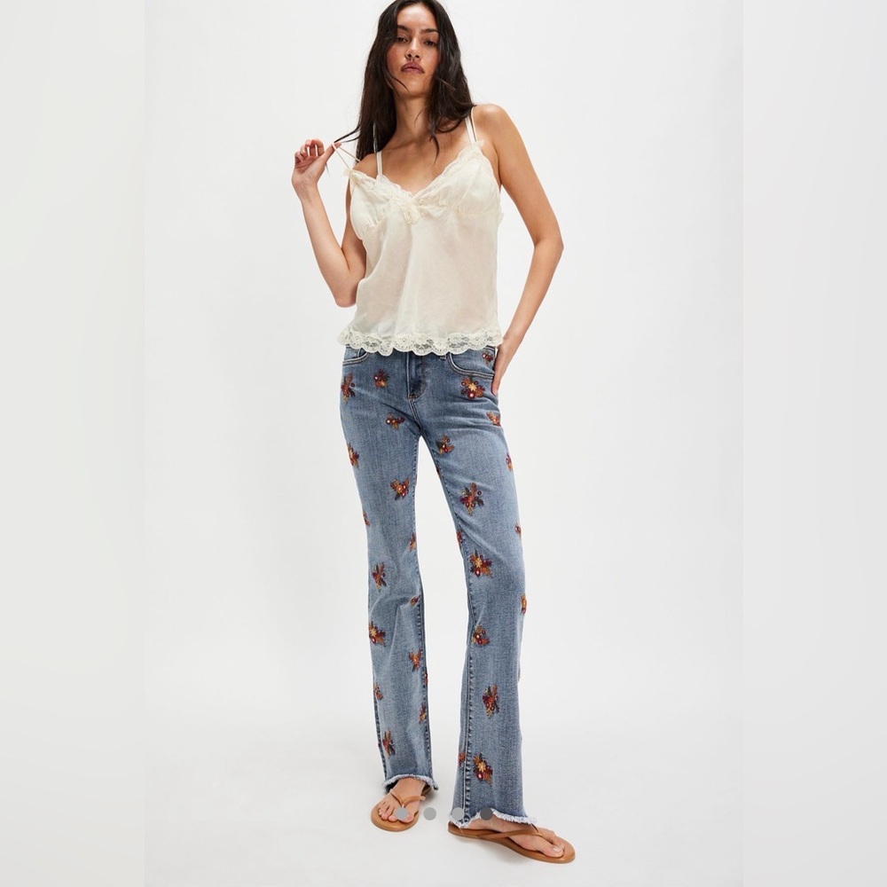 Free People Floral Embroidered Blue Jeans - NWT - Picture 2 of 9